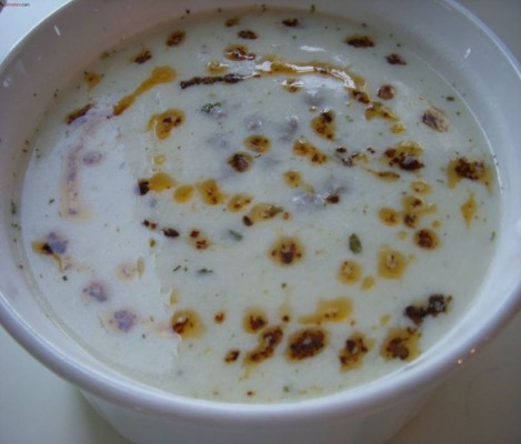 Terbiyeli Erişte Çorbası