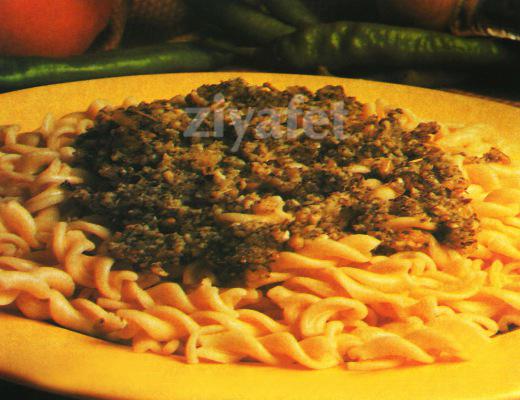 Yeşil Soslu Makarna