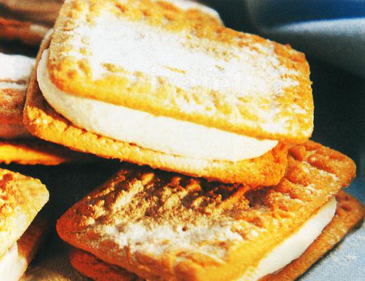 Yoğurtlu Bisküviler