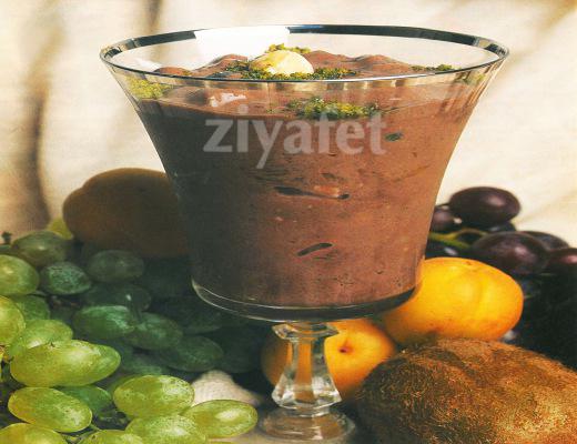 Yoğurtlu Meyve Salatası