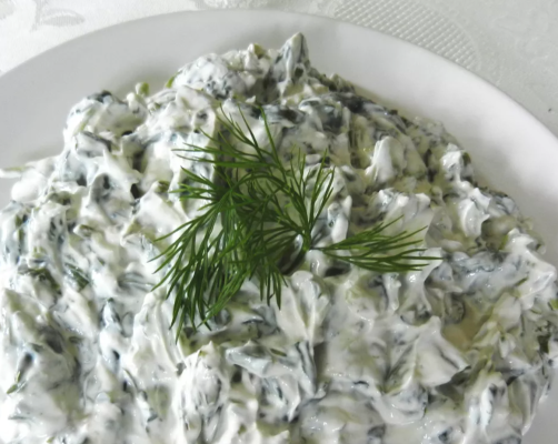 Yoğurtlu Semizotu Salatası