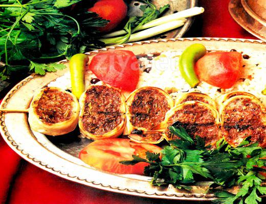 Yufkalı Darüzziyafe Köftesi