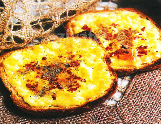 Yumurtalı Peynir Tostu